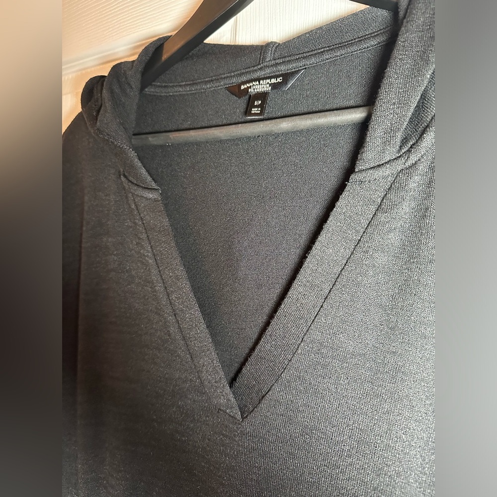 Banana Republic Luxespun Hoodie Women’s SM Black   V-Neck Pockets Soft Pullover - Picture 9 of 14